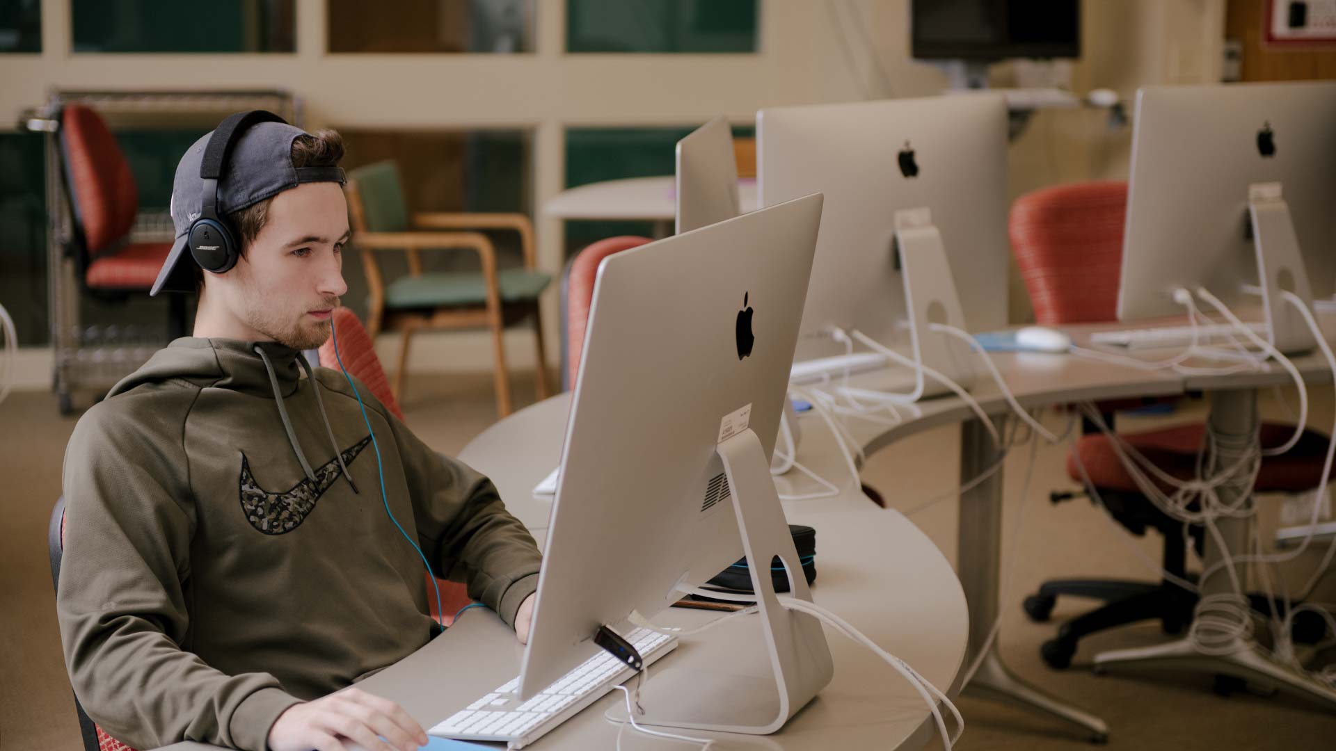 Student at work in the Mac Lab